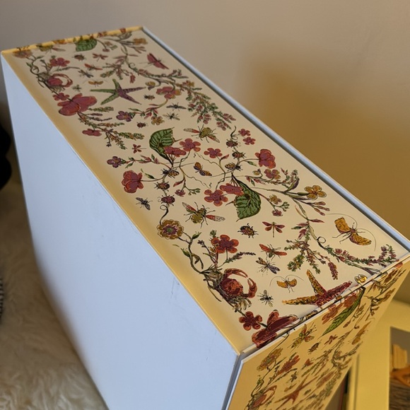 Dior Large Decorative Box - Floral Design with Tissue Paper & Ribbon - Picture 6 of 12